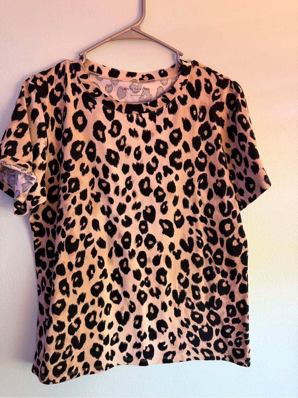 Ann Taylor Pink & Black Leopard Print Short Sleeve Tee